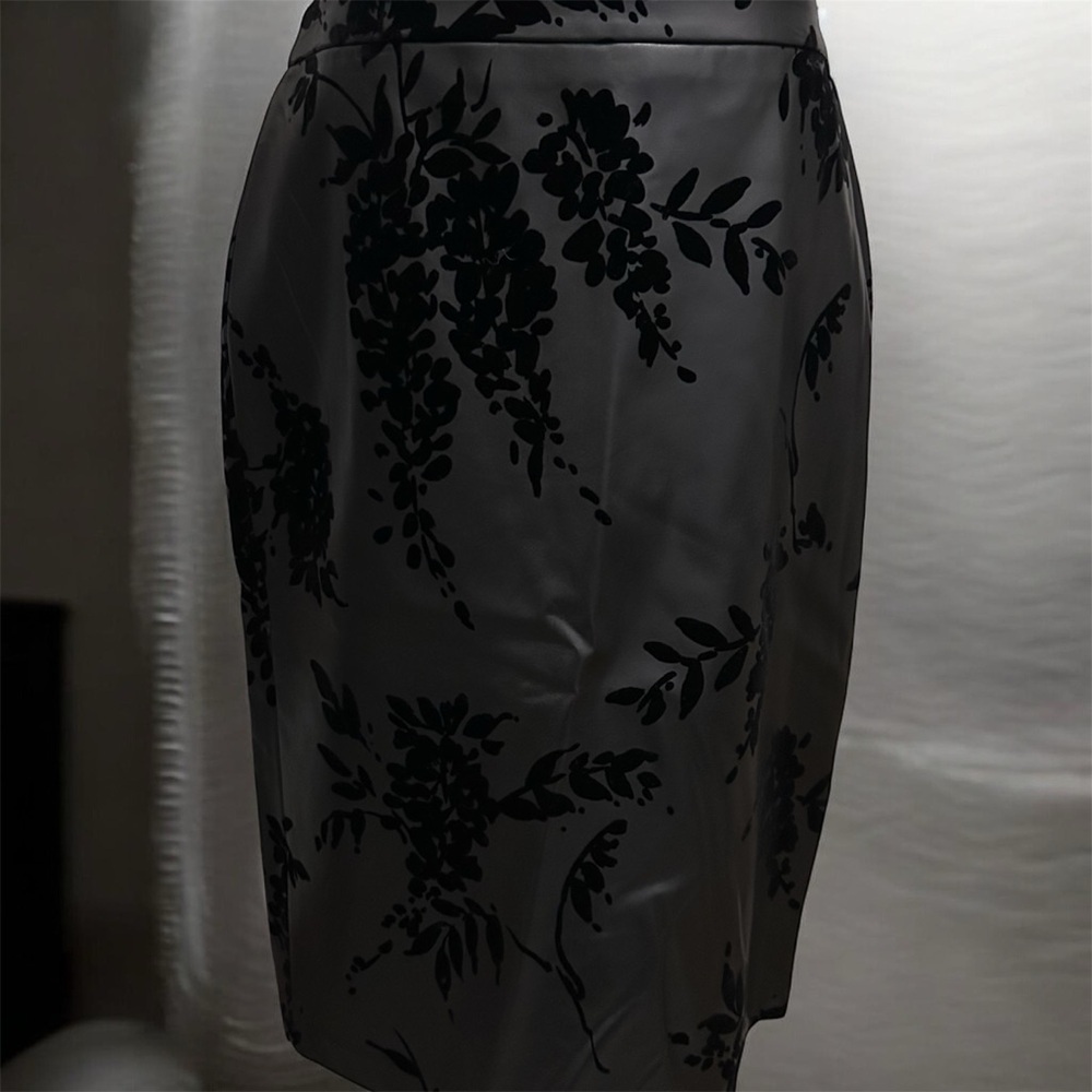 NWT Calvin Klein Black Vegan Leather Floral Pencil Skirt Size 10
